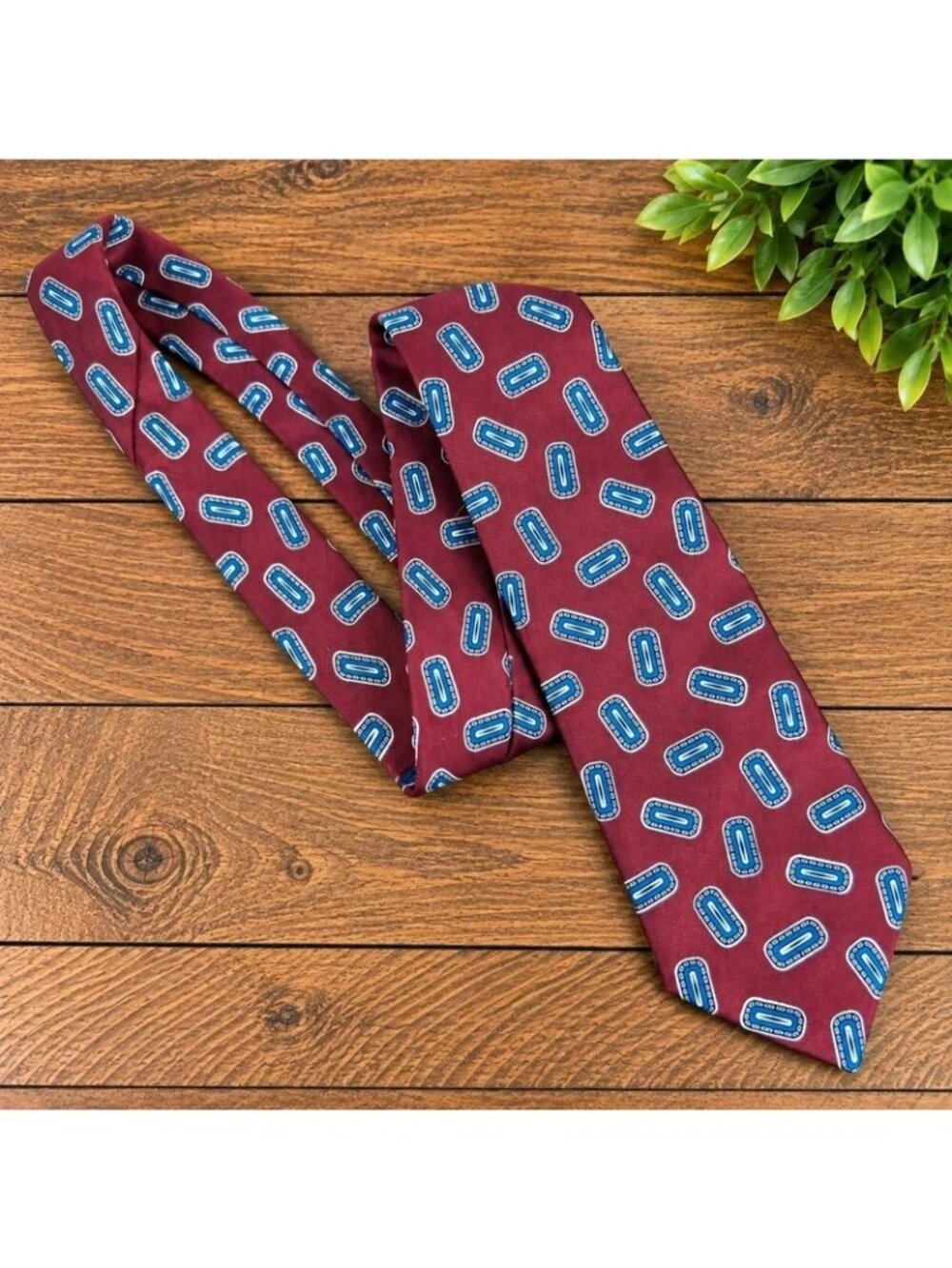 Chaps Ralph Lauren Men’s 100% Silk Tie Burgundy Blue Geometric Necktie